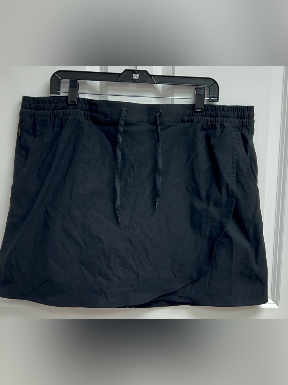 Eddie Bauer Ladies' Black Tulip Hem Skort Size XL